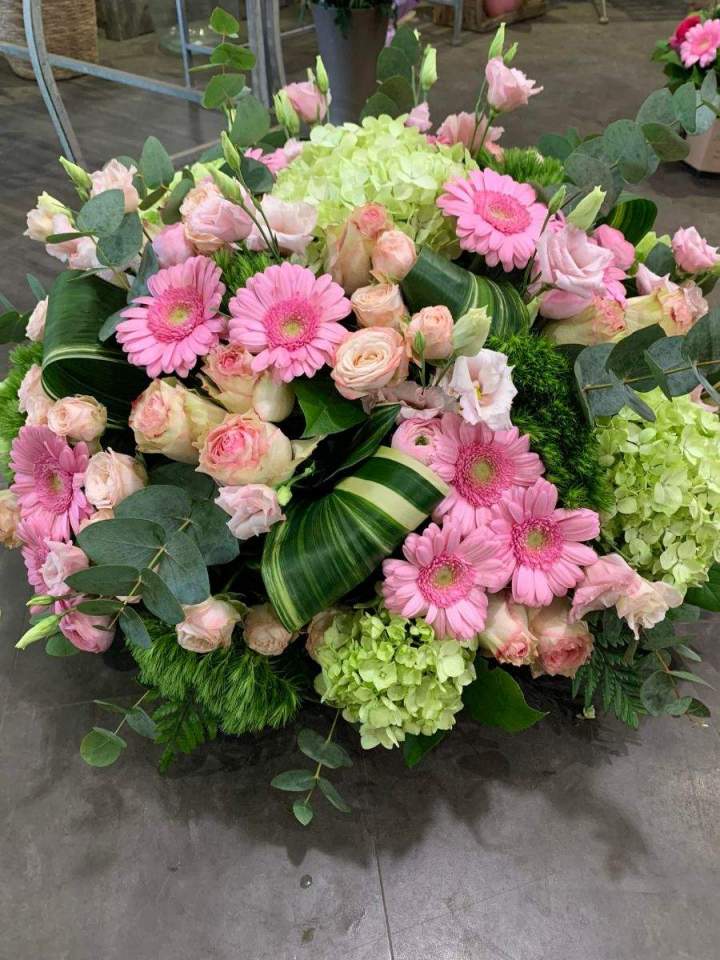 Nous proposons des compositions florales personnalisées.