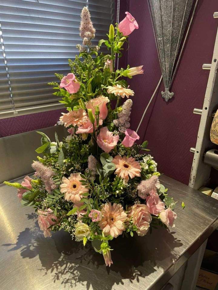 Nous créons des bouquets de fleurs pour toutes les occasions.